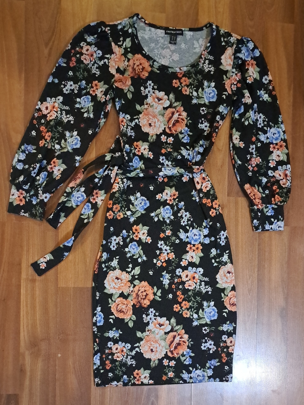 Streetwear Society Black Floral Long-Sleeve Tie-Waist Dress